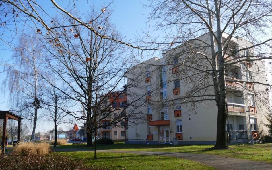 Setany Apartman Morahalom Luaran gambar
